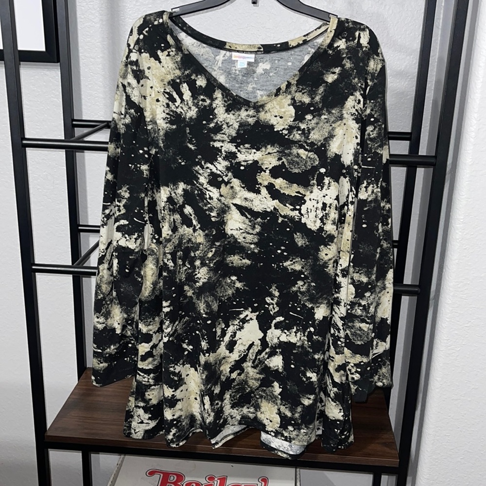 LuLaRoe long sleeve top / shirt , size 2XL!